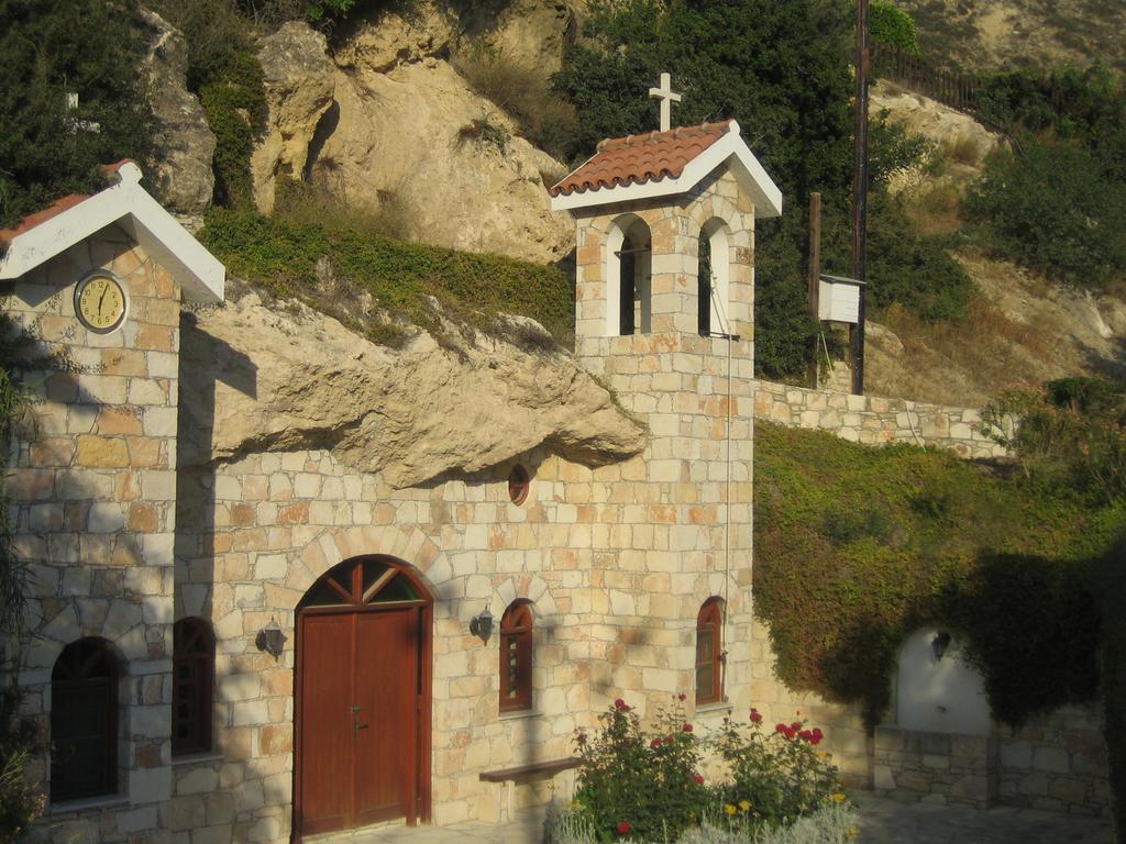 Chariandry Court Apartment Pissouri Exterior photo